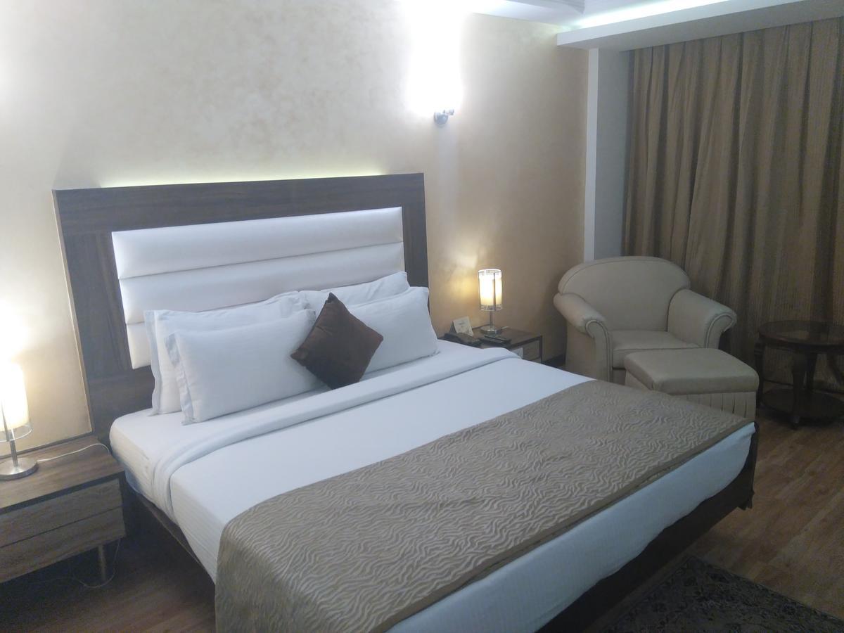 Hotel Eqbal Inn Patiāla Extérieur photo