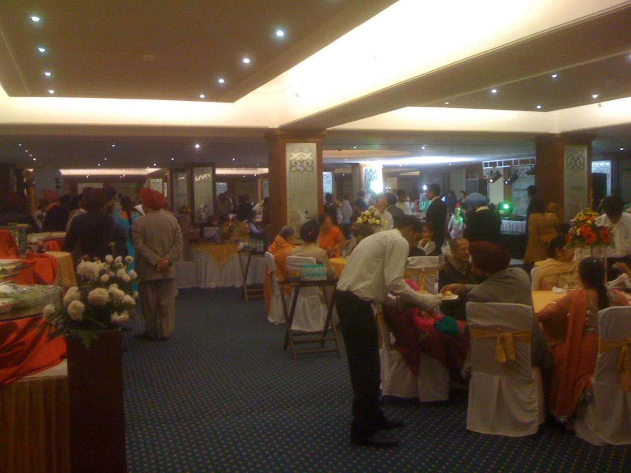 Hotel Eqbal Inn Patiāla Extérieur photo